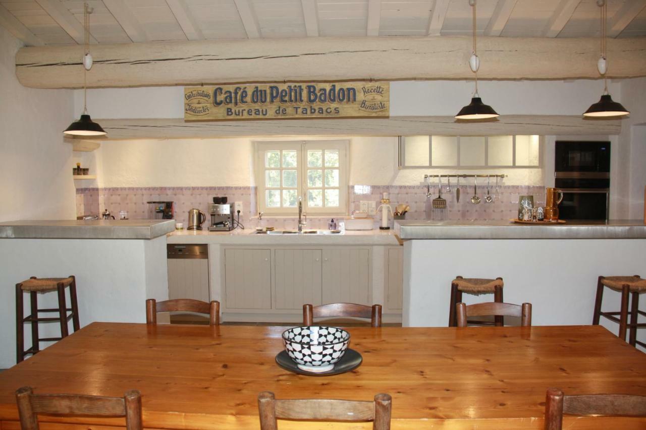 Vila Le Cafe & La Forge Du Petit Badon Salin-de-Giraud Exteriér fotografie